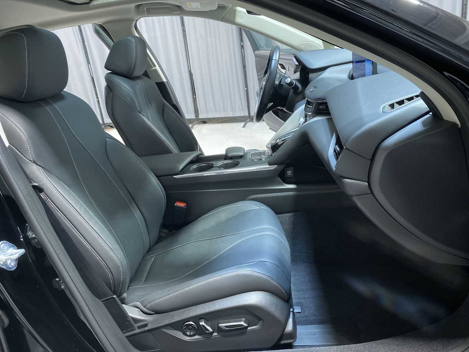 Used 2022 Acura TLX w/ Technology Package image 14