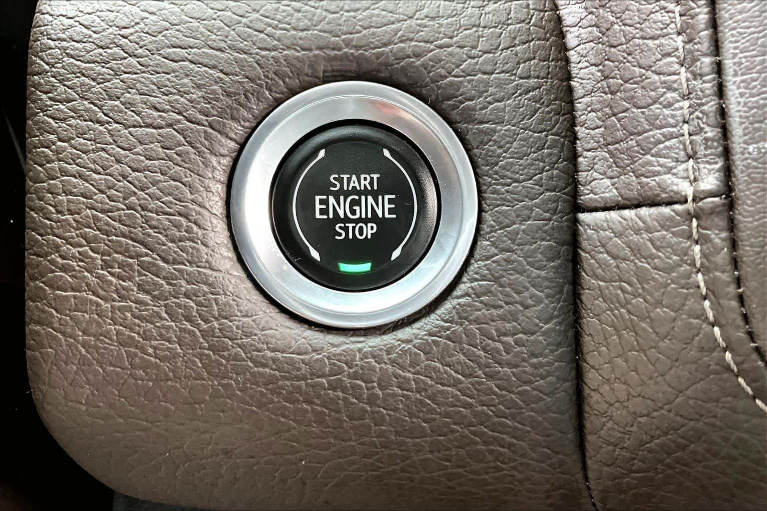 Used 2021 GMC Yukon XL Denali w/ LPO, Illumination Package AWD/4WD image 35