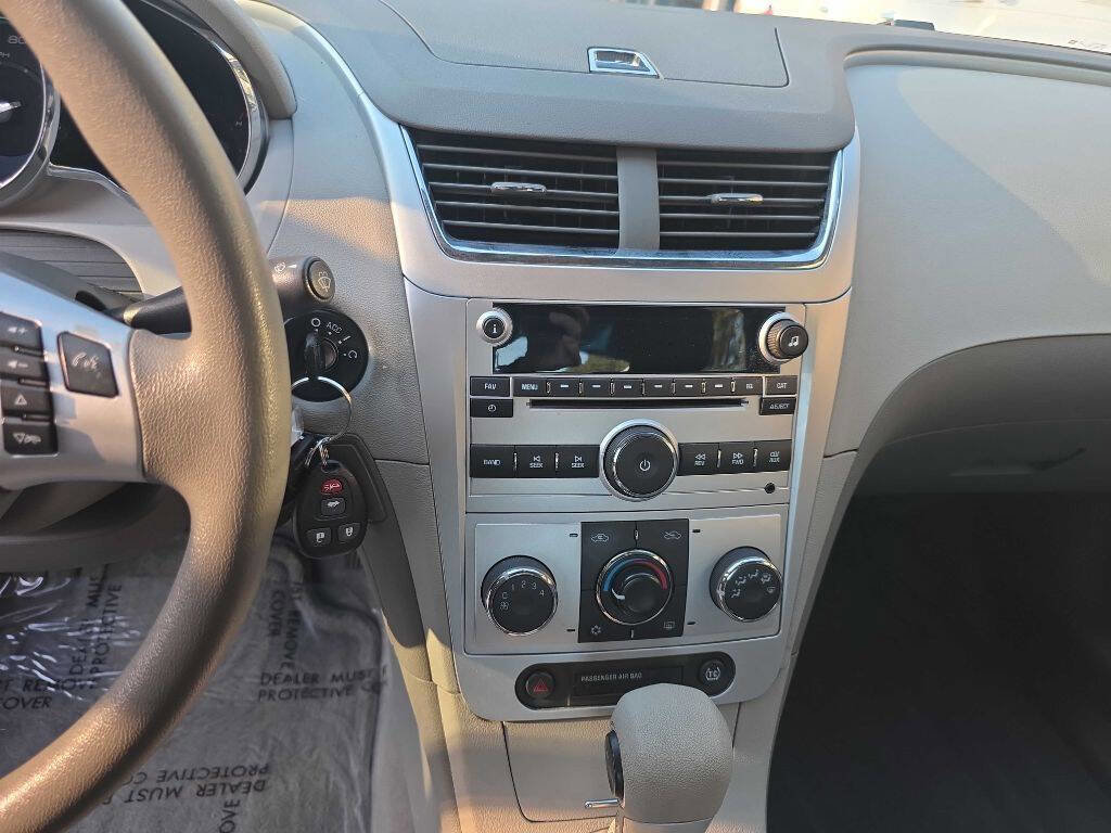 Used 2011 Chevrolet Malibu LS image 14