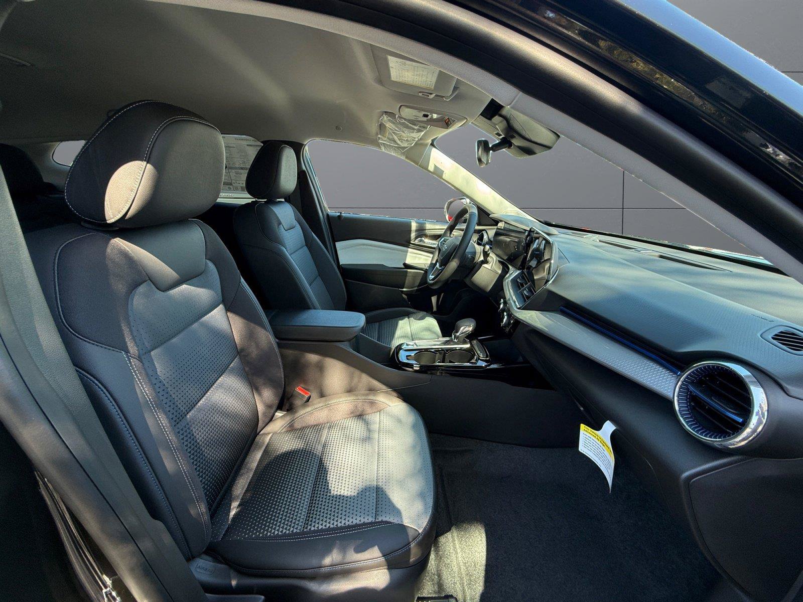New 2026 Chevrolet Trax LT w/ Driver Confidence Package FWD image 15