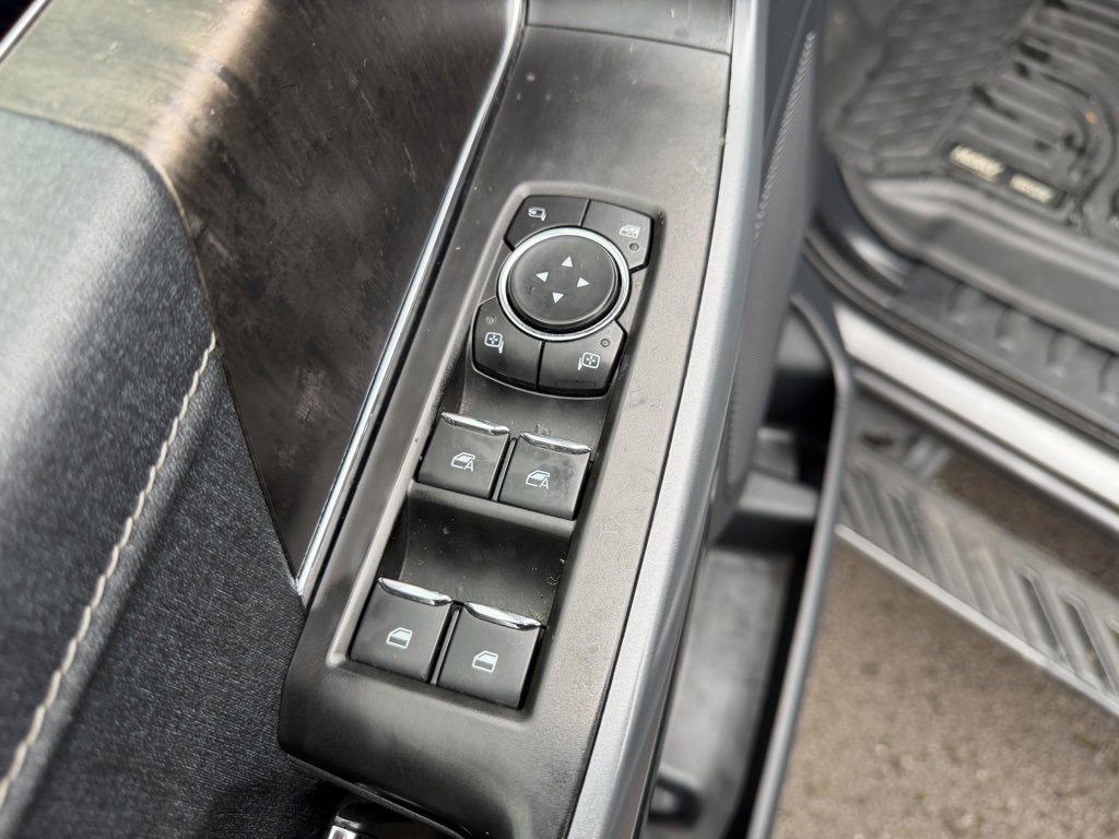 Used 2022 Ford F150 Lariat w/ Trailer Tow Package image 13