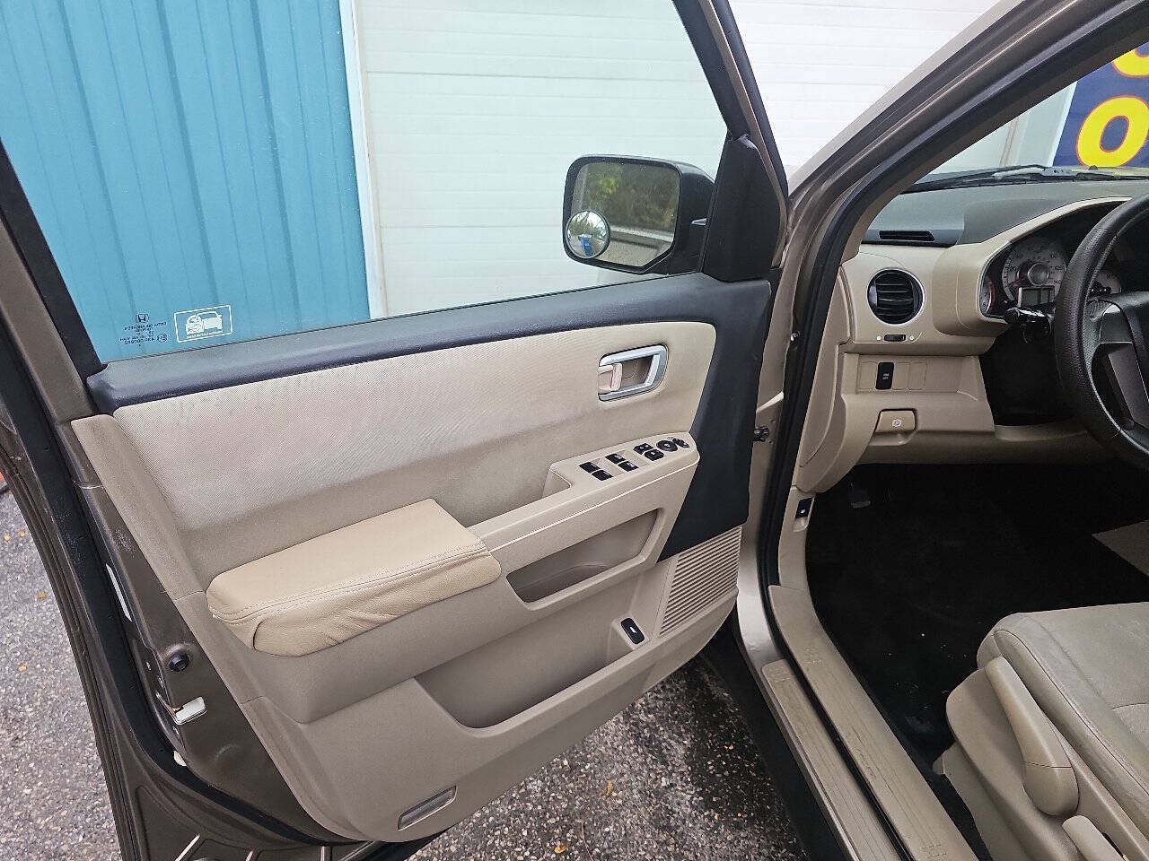 Used 2011 Honda Pilot LX image 11