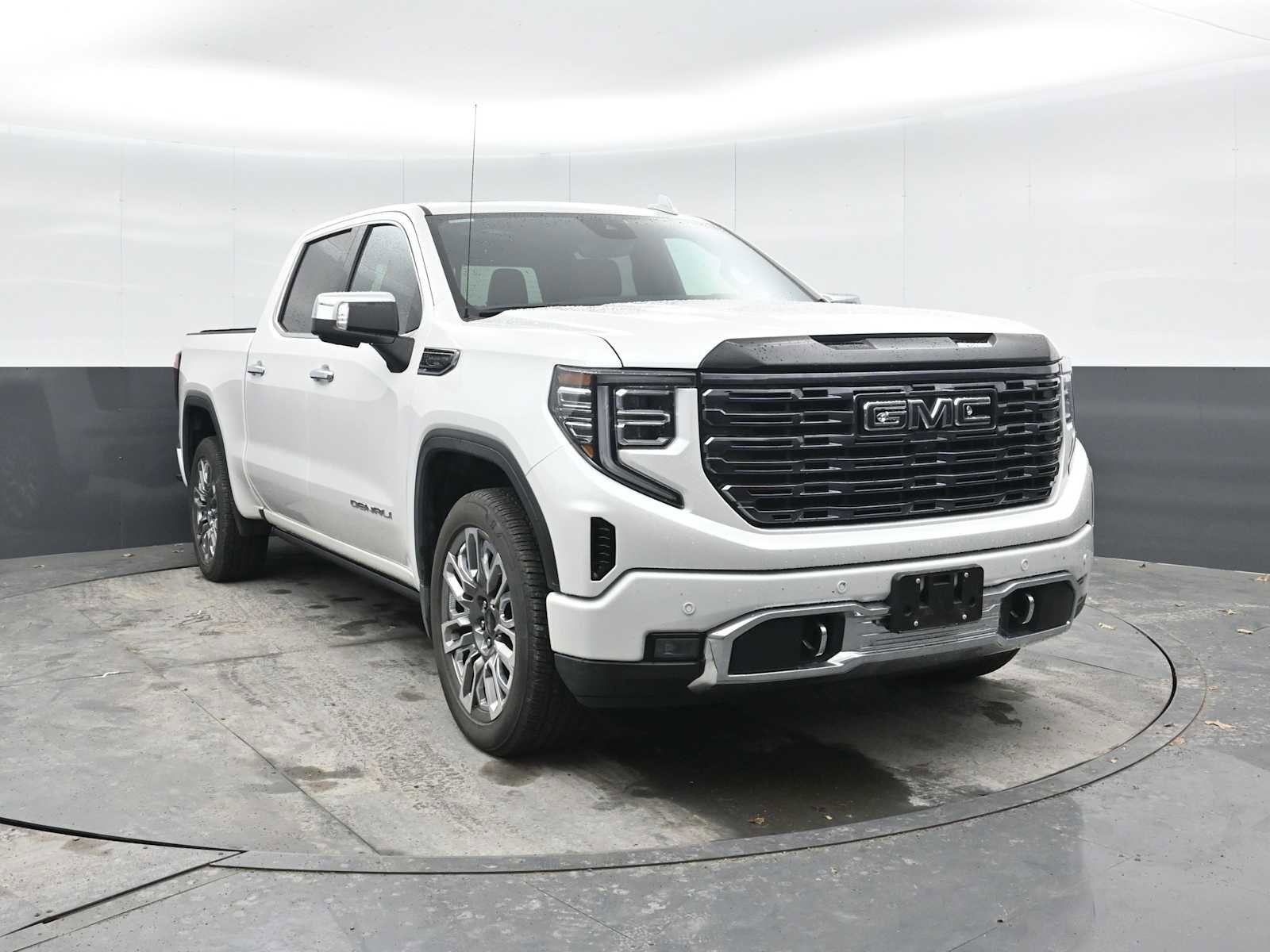 Used 2025 GMC Sierra 1500 Denali Ultimate AWD/4WD image 6