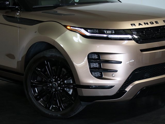 Used 2024 Land Rover Range Rover Evoque Dynamic SE image 8