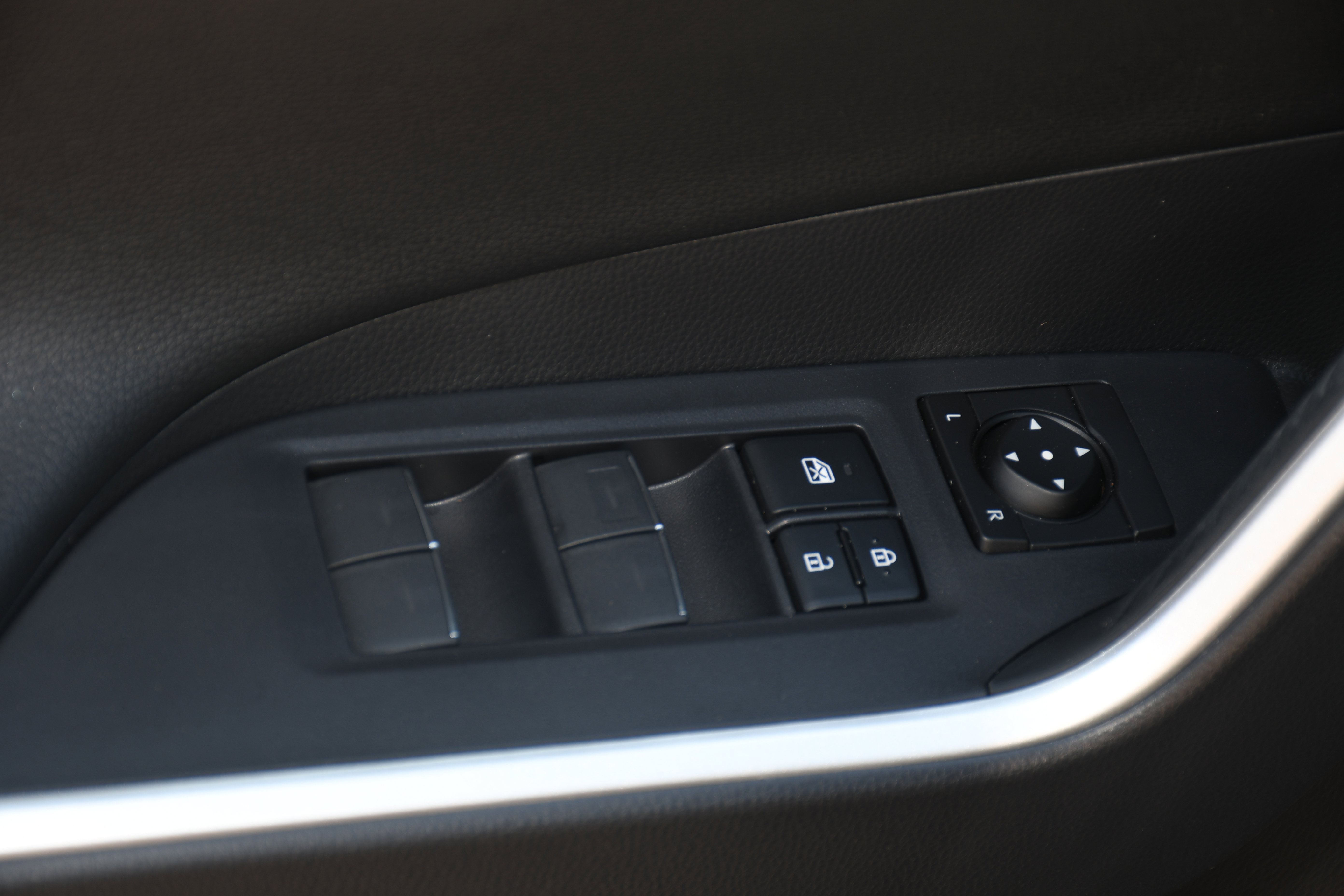 Used 2024 Toyota RAV4 Limited image 11