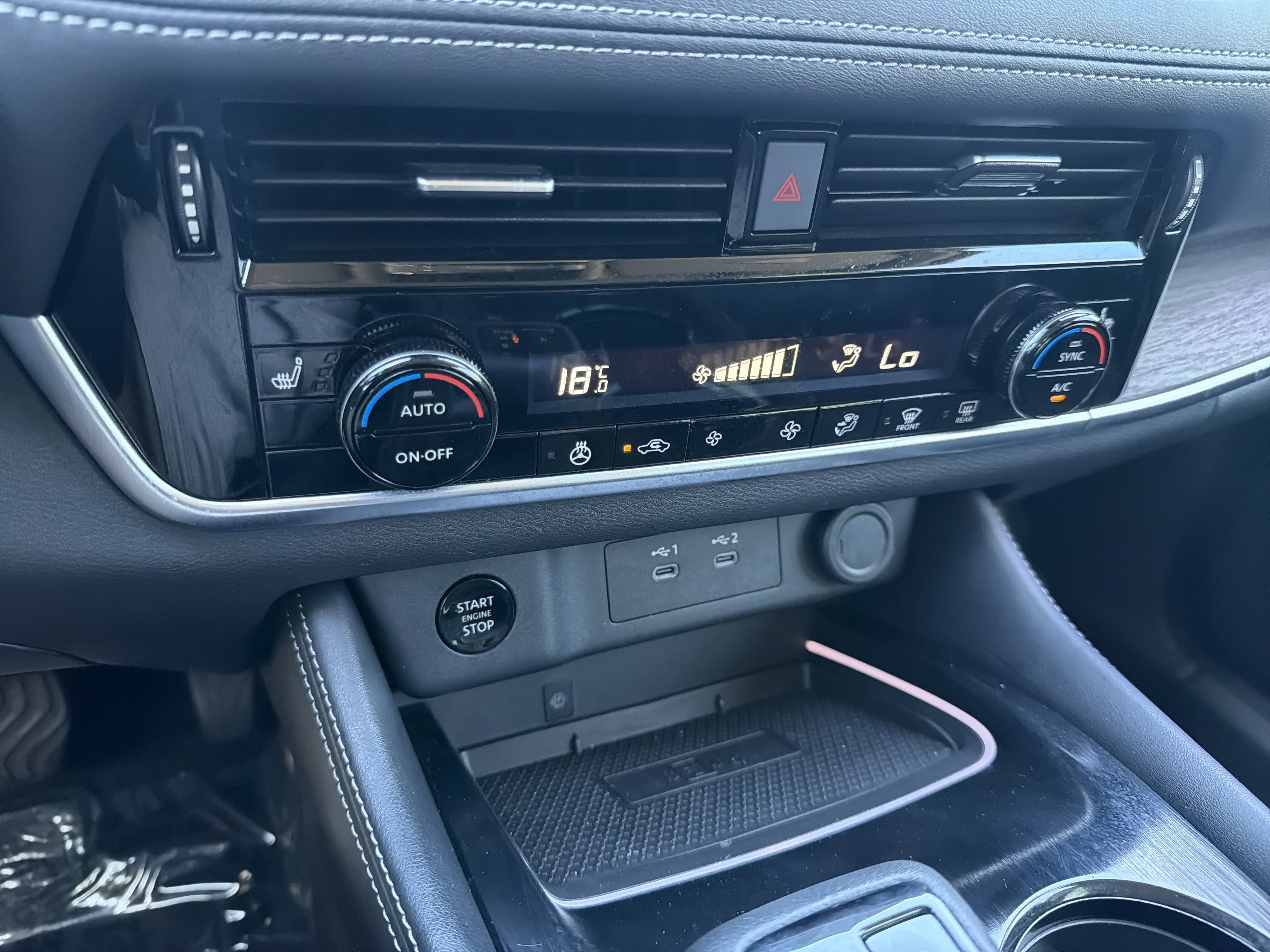 Used 2024 Nissan Rogue Platinum AWD/4WD image 30