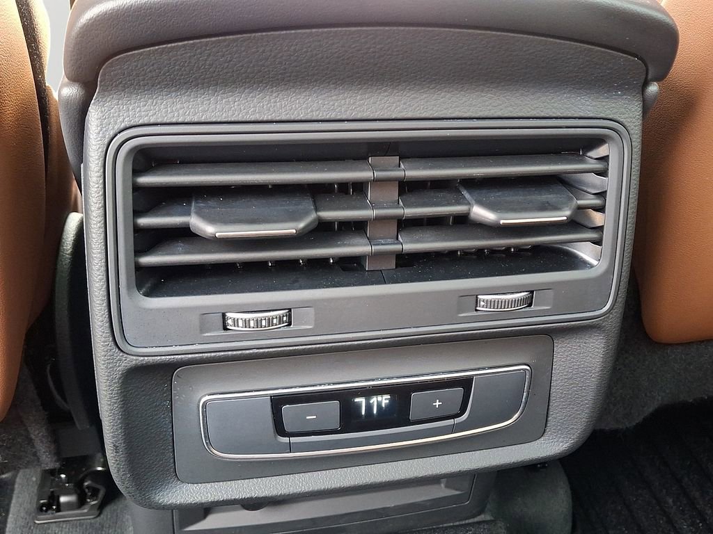 Used 2025 Audi Q7 3.0T Premium Plus image 12