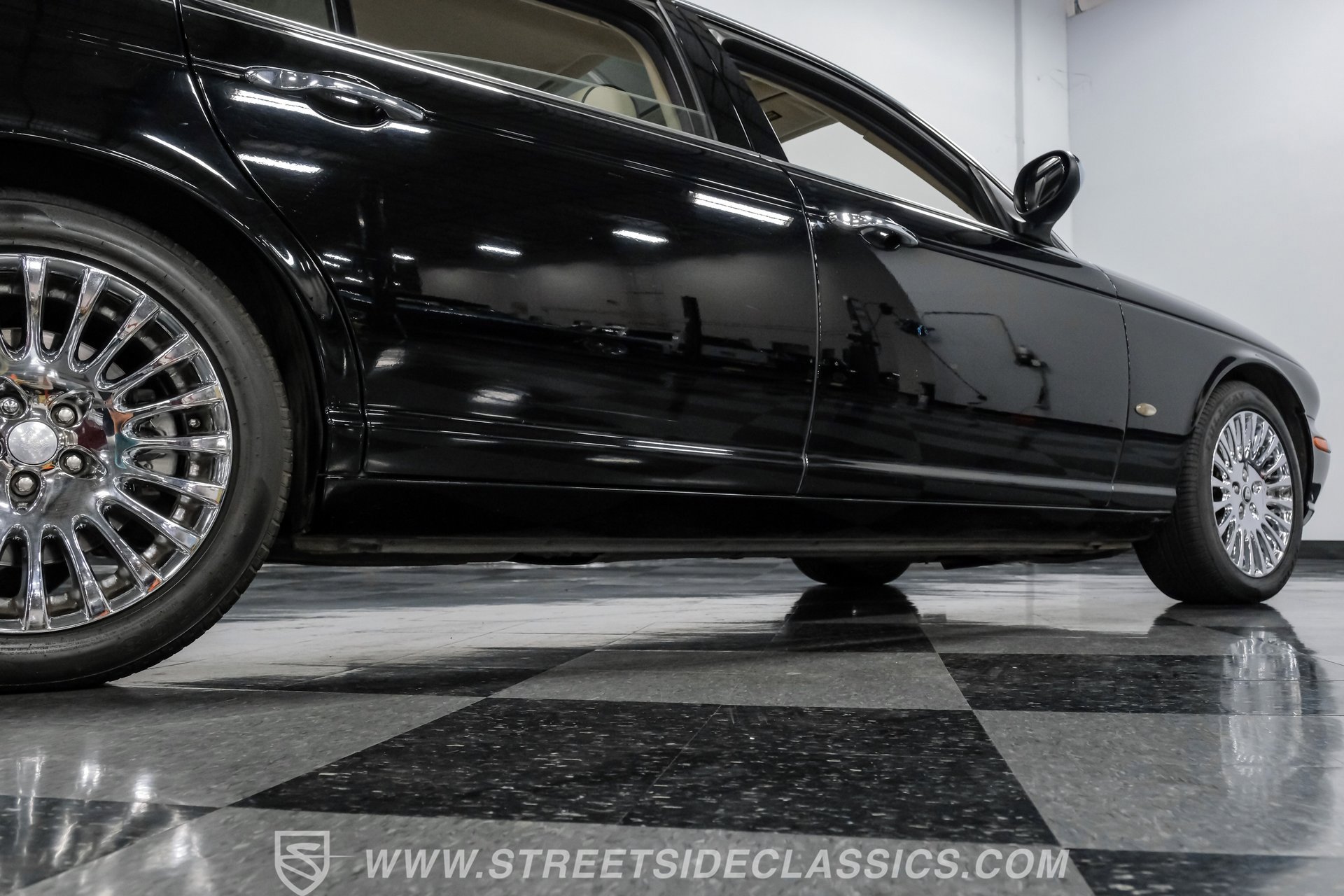 Used 2007 Jaguar XJ8 L RWD image 26