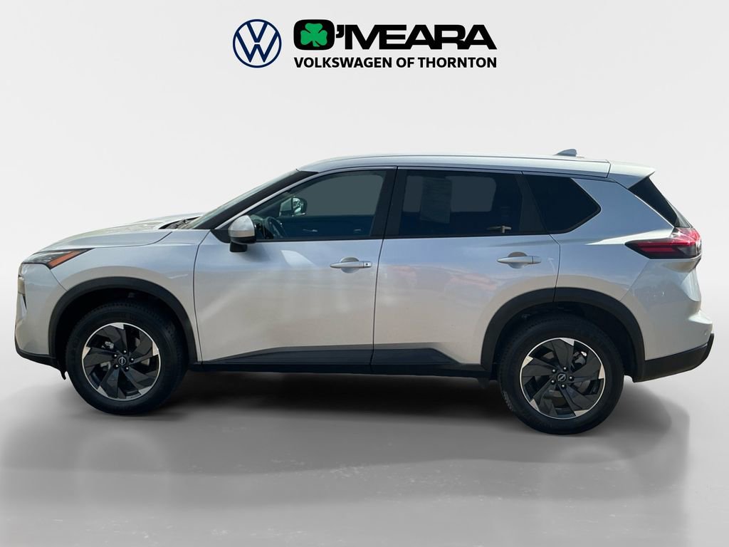 Used 2024 Nissan Rogue SV AWD/4WD image 2