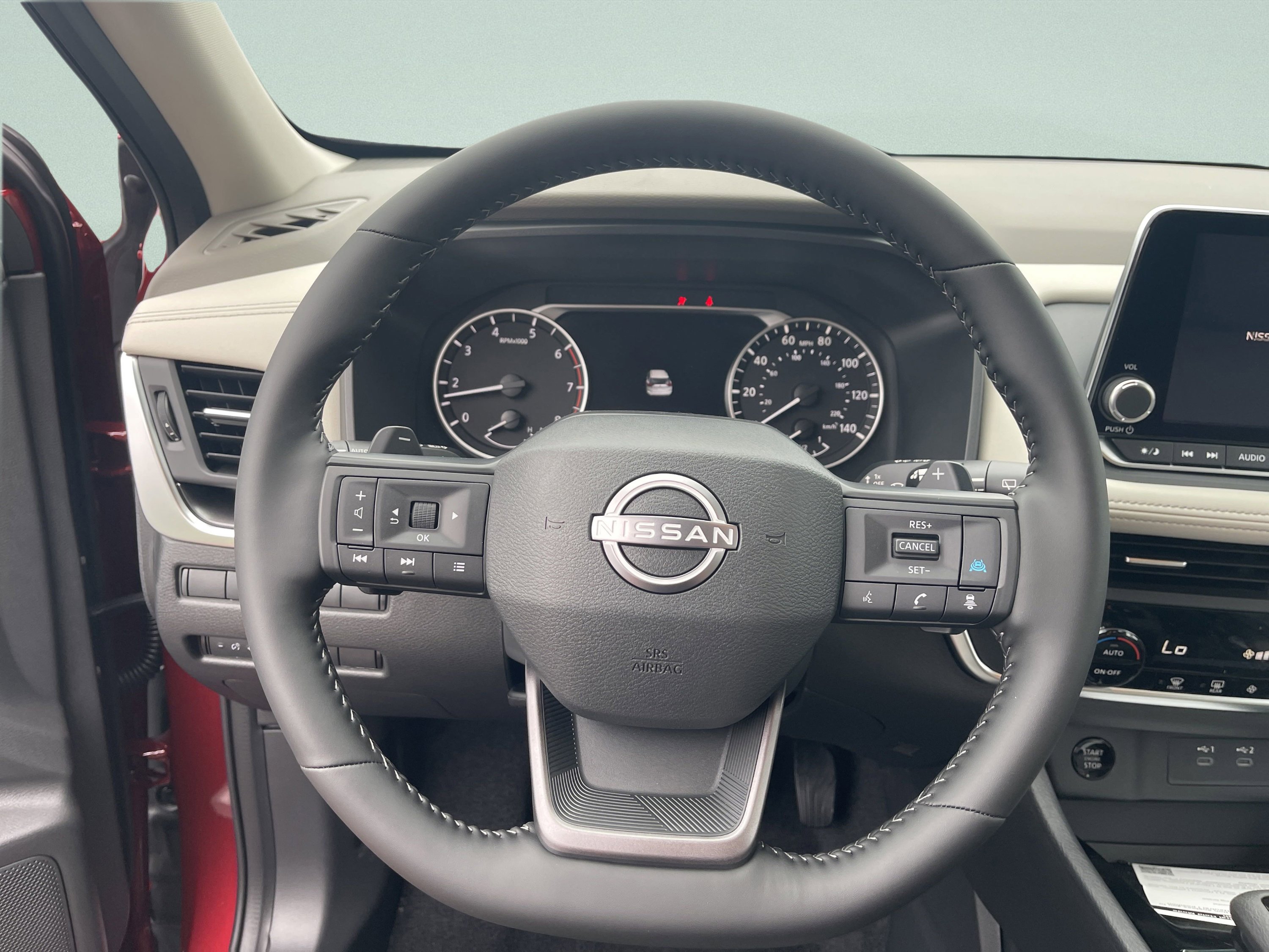 Used 2025 Nissan Rogue SV image 17