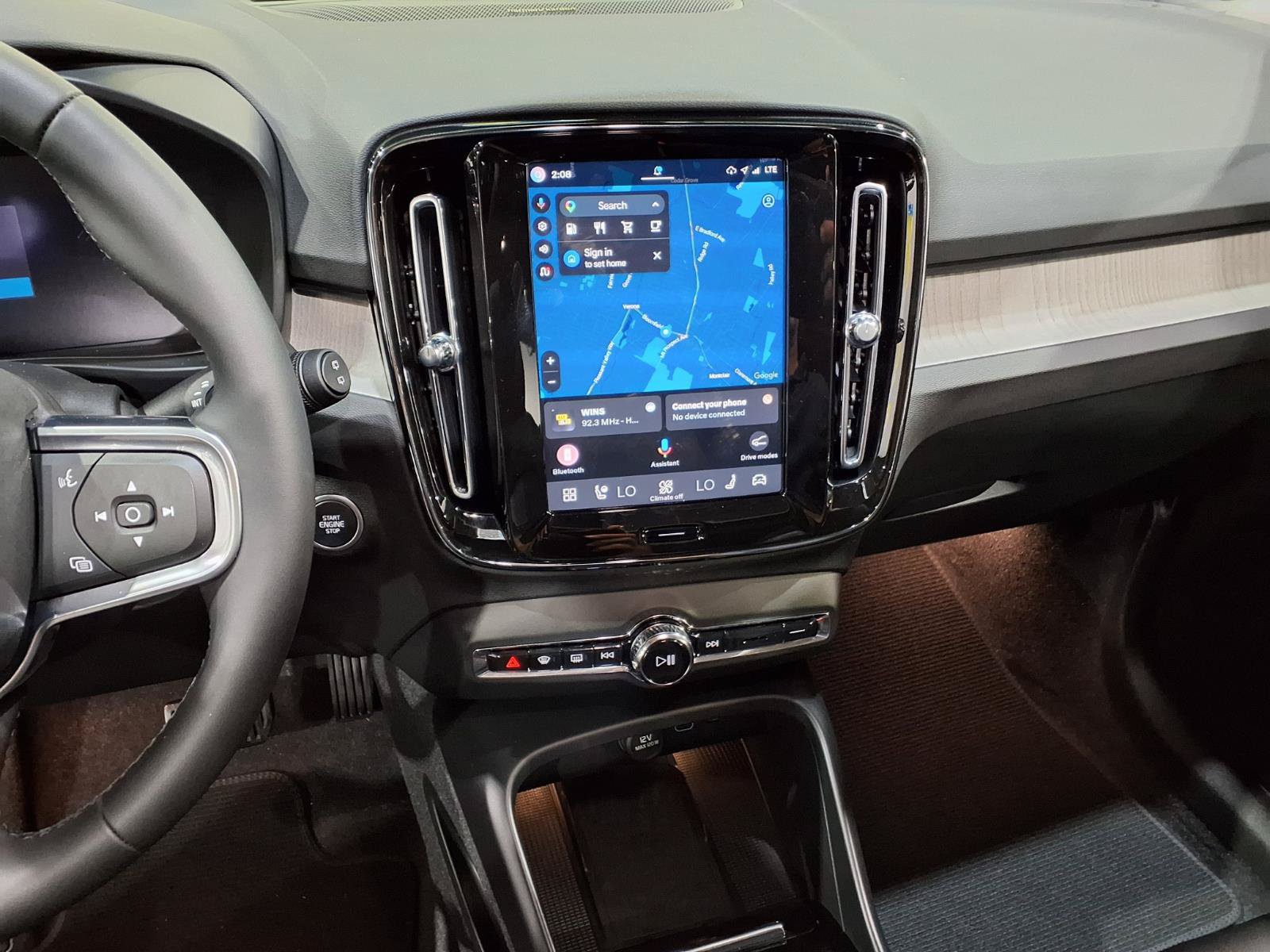 Used 2024 Volvo XC40 B5 Ultimate w/ Protection Package Premier AWD/4WD image 10