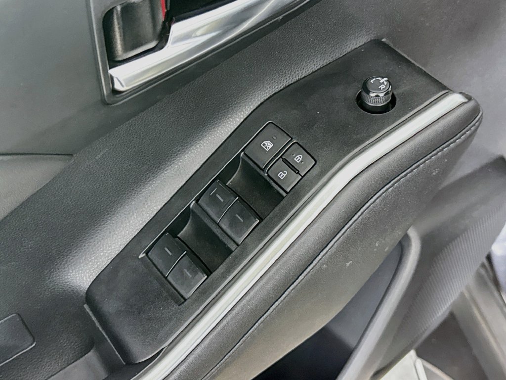Used 2024 Toyota Highlander XLE FWD image 20