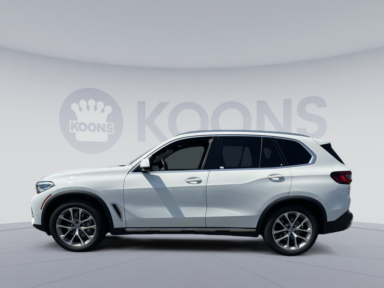Used 2023 BMW X5 xDrive40i w/ Premium Package AWD/4WD image 2