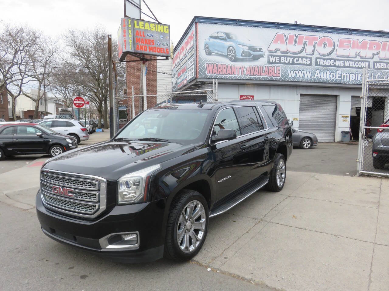Used 2016 GMC Yukon XL SLT w/ Open Road Package image 2