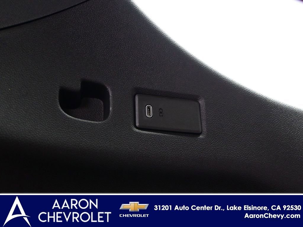 New 2026 Chevrolet Suburban Premier image 33