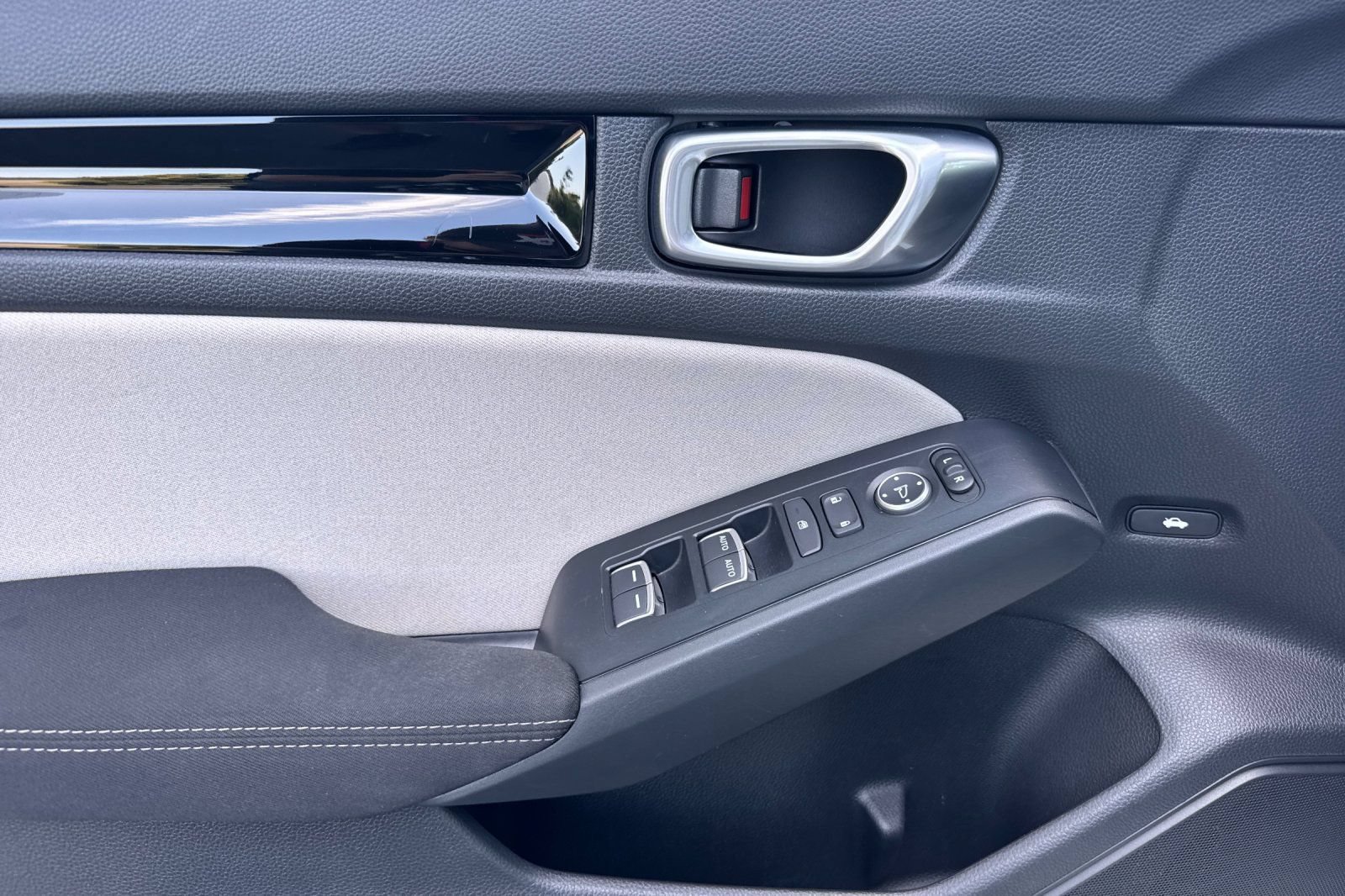 Used 2023 Honda Civic EX image 11
