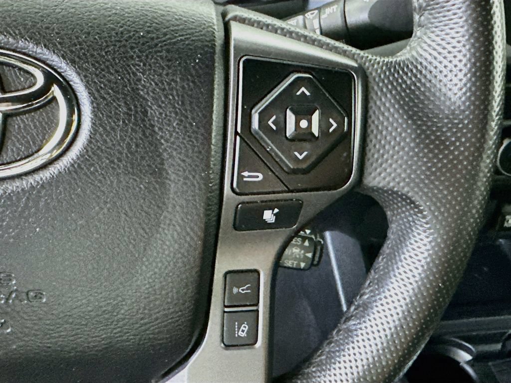 Used 2022 Toyota Tacoma TRD Off-Road AWD/4WD image 24
