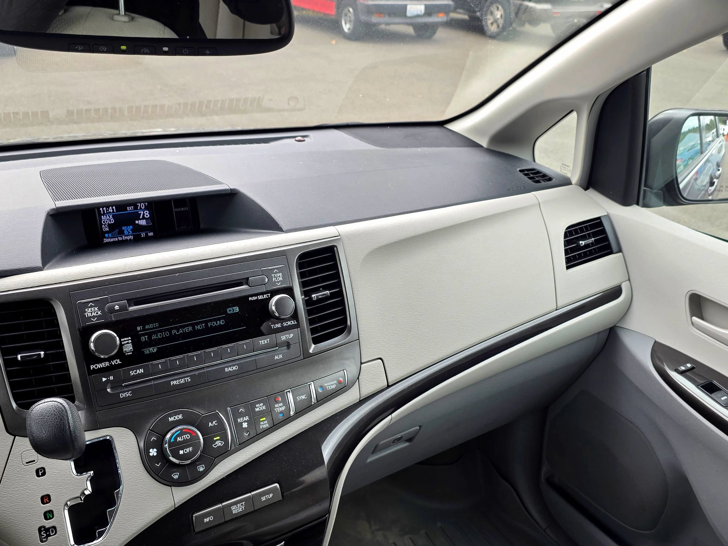 Used 2014 Toyota Sienna LE AWD/4WD image 37