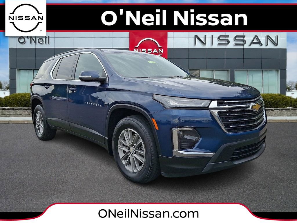 Used 2023 Chevrolet Traverse LT
