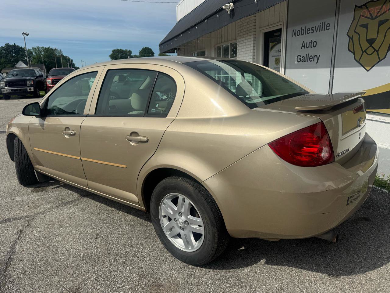 Used 2005 Chevrolet Cobalt LS FWD image 5