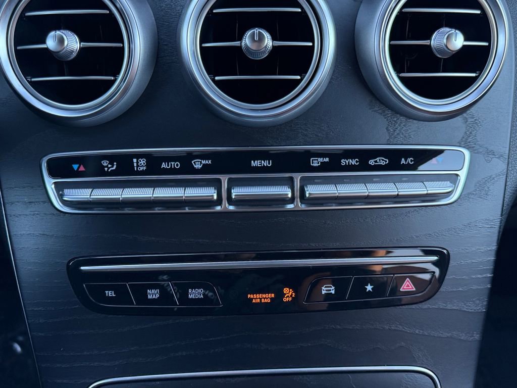 Used 2020 Mercedes-Benz GLC 300 4MATIC Coupe image 17