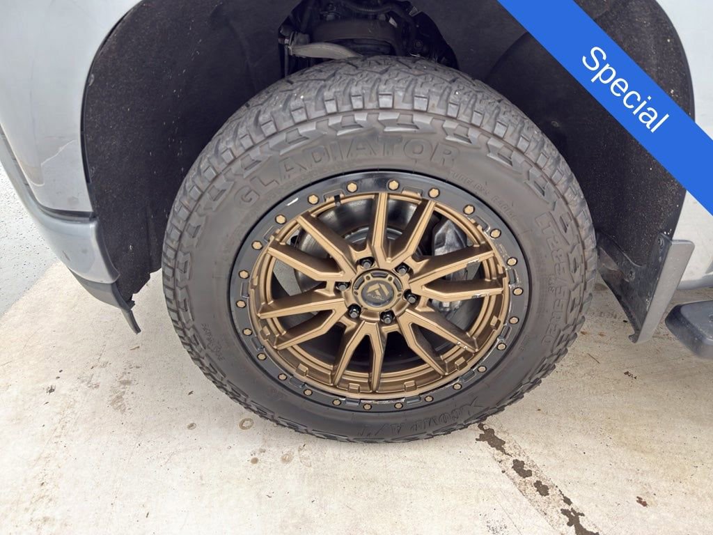 Used 2021 Chevrolet Silverado 1500 High Country w/ Technology Package image 4