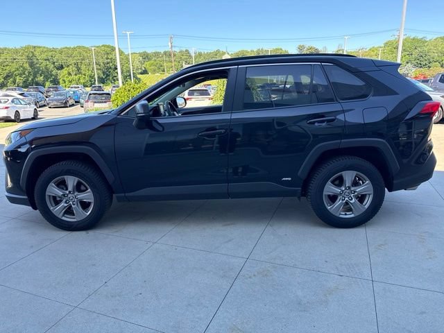 Used 2022 Toyota RAV4 LE AWD/4WD image 4