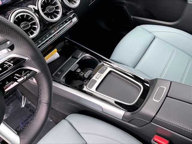 New 2026 Mercedes-Benz GLB 250 4MATIC image 10