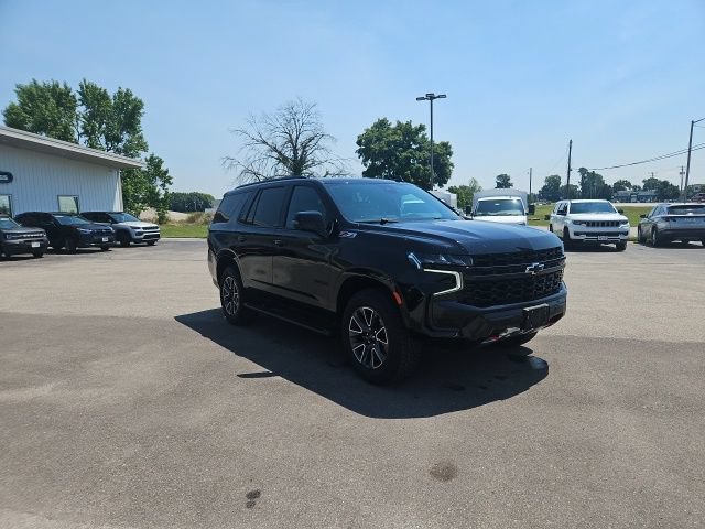 Used 2023 Chevrolet Tahoe Z71 w/ Luxury Package AWD/4WD image 4