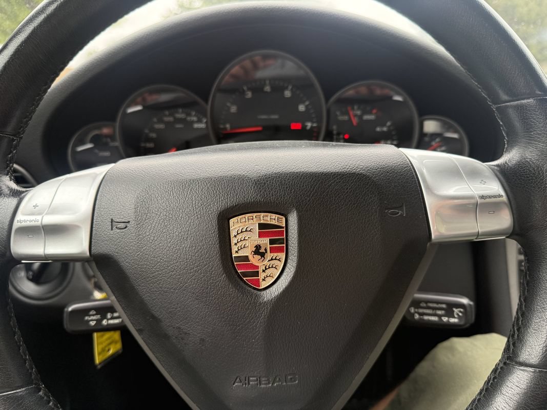 Used 2006 Porsche 911 Carrera 4 AWD/4WD image 10