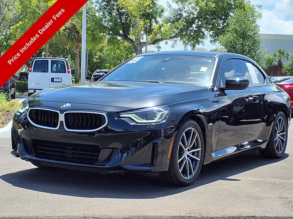 Used 2025 BMW 230i Coupe w/ Premium Package RWD image 3