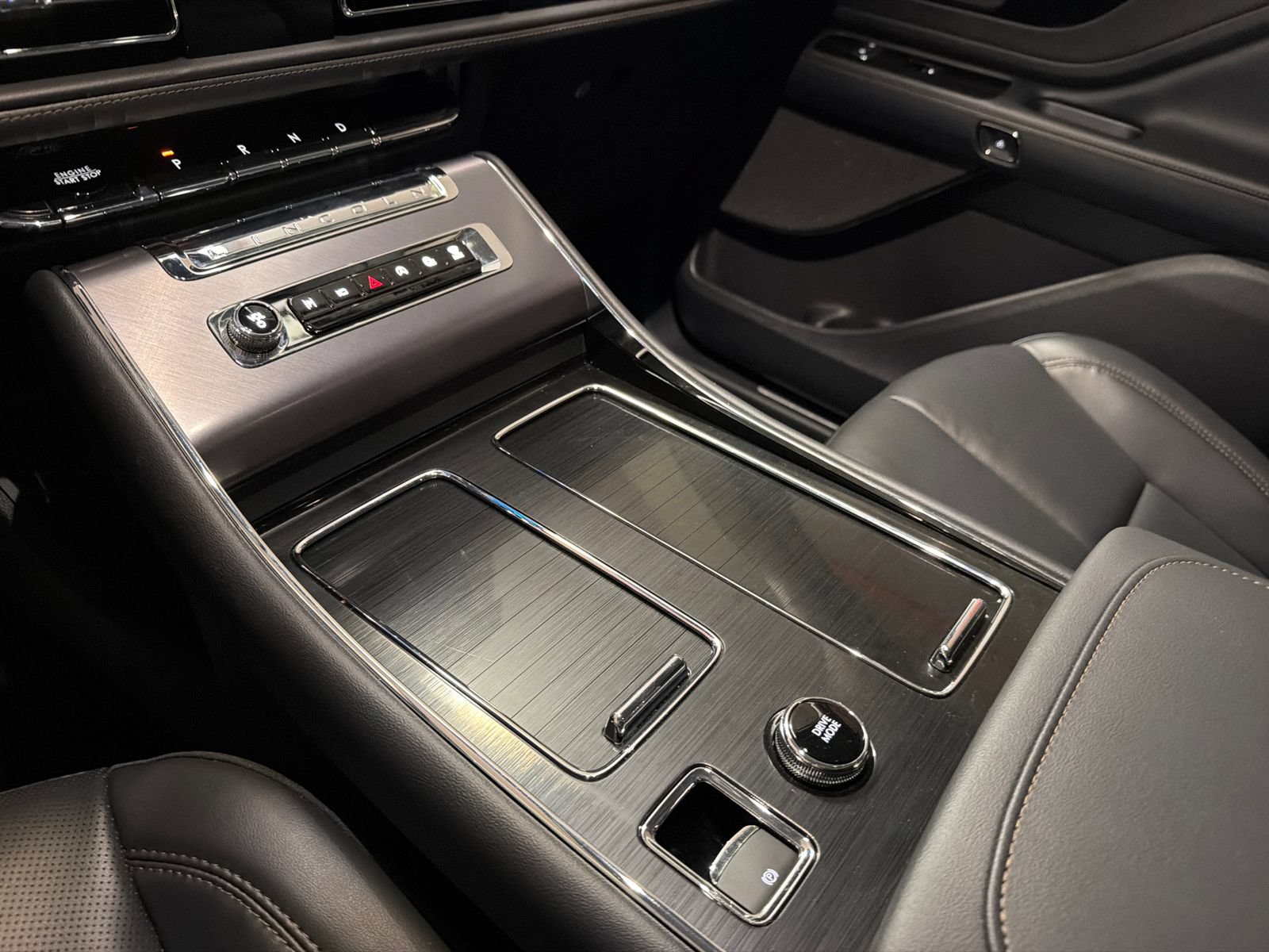 New 2026 Lincoln Aviator AWD image 31