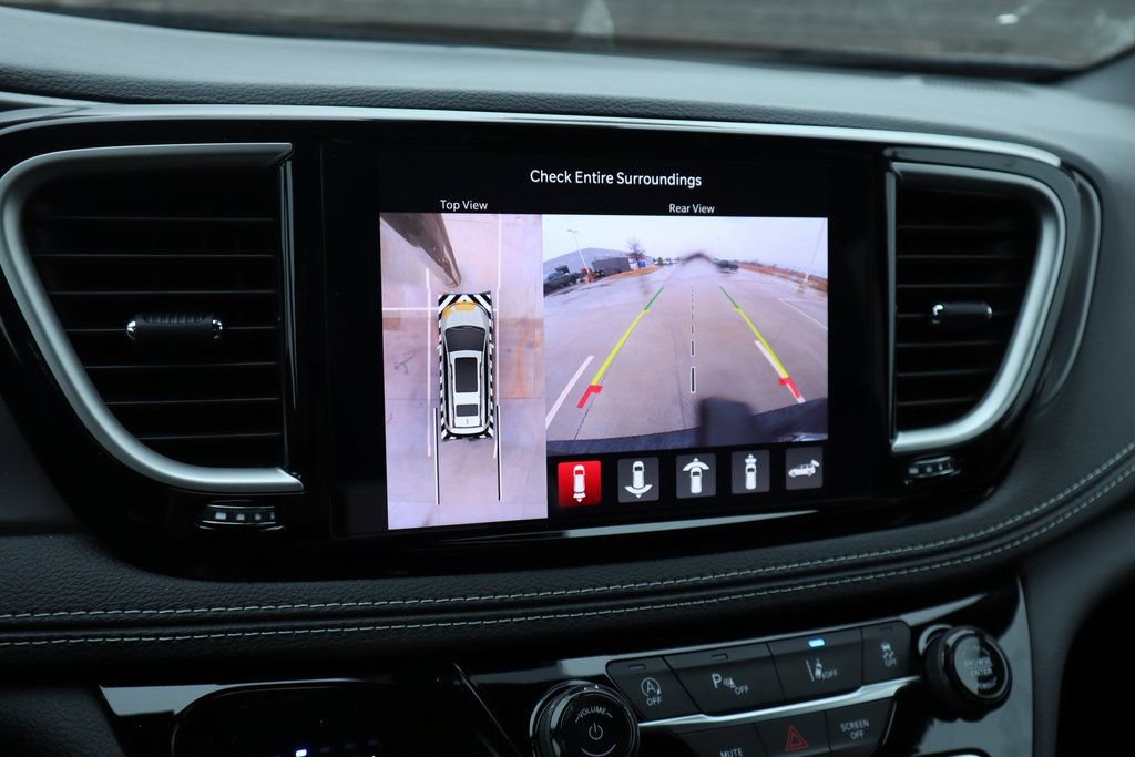New 2026 Chrysler Pacifica Select AWD/4WD image 6