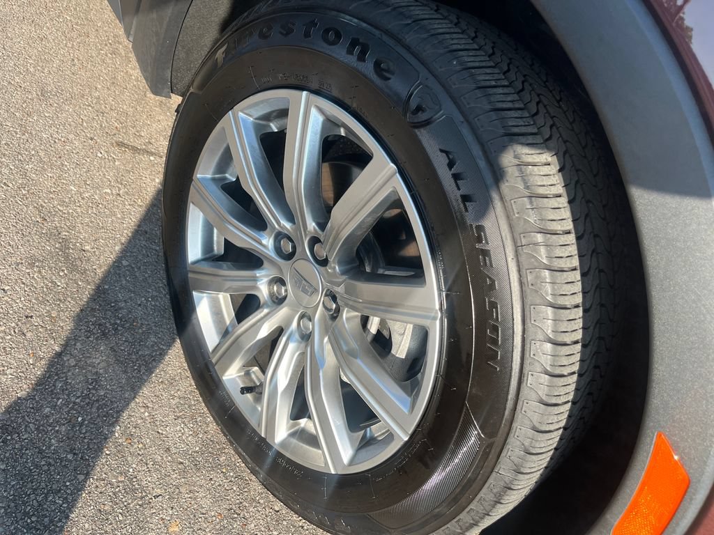 Used 2023 Cadillac XT4 Premium Luxury FWD image 36