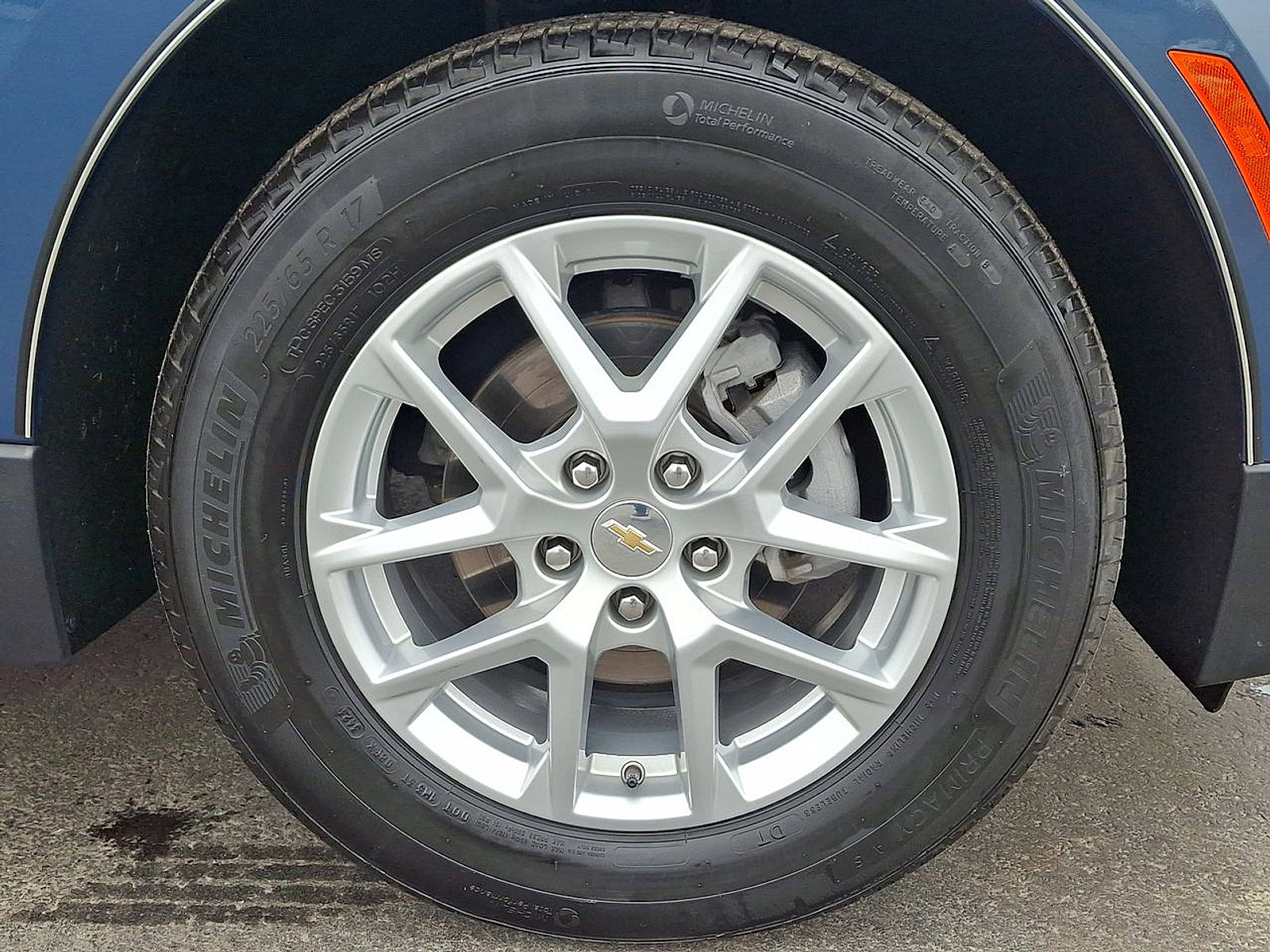 Certified 2024 Chevrolet Equinox LT w/ LPO, Floor Liner Package image 27