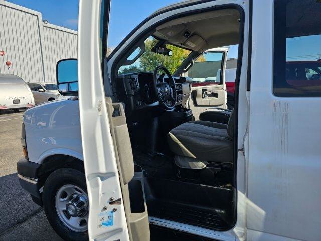 Used 2019 Chevrolet Express 3500 LT w/ LT Preferred Equipment Group RWD image 23