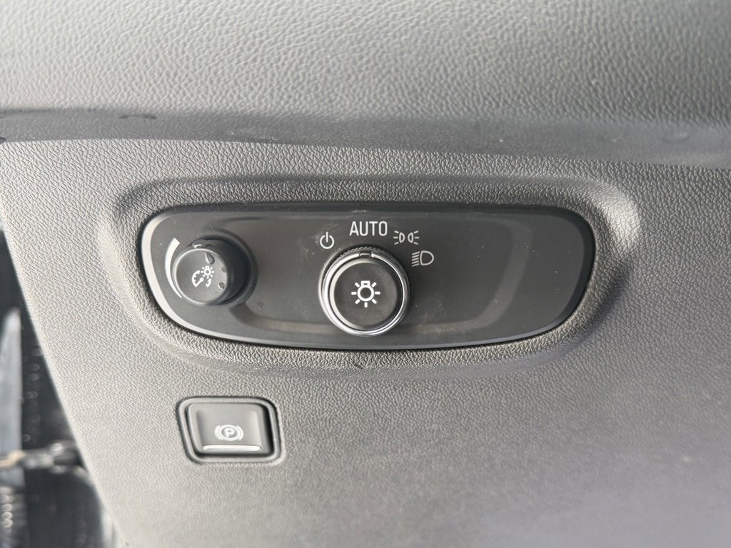 Used 2024 GMC Terrain SLE image 19