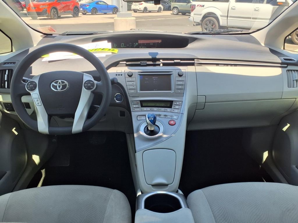 Used 2015 Toyota Prius Two FWD image 2