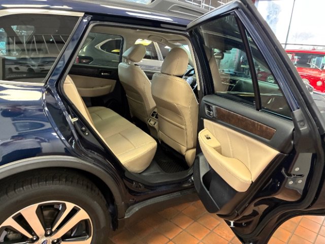 Used 2018 Subaru Outback 2.5i Limited AWD/4WD image 37