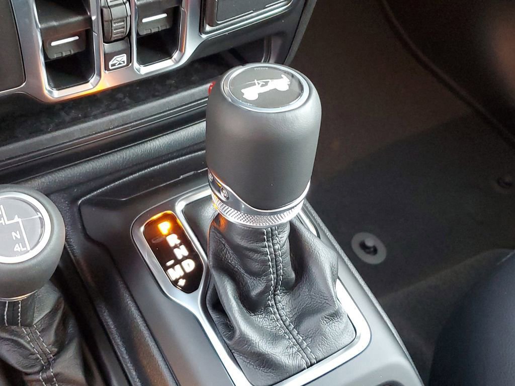 New 2026 Jeep Wrangler Unlimited Sahara AWD/4WD image 35