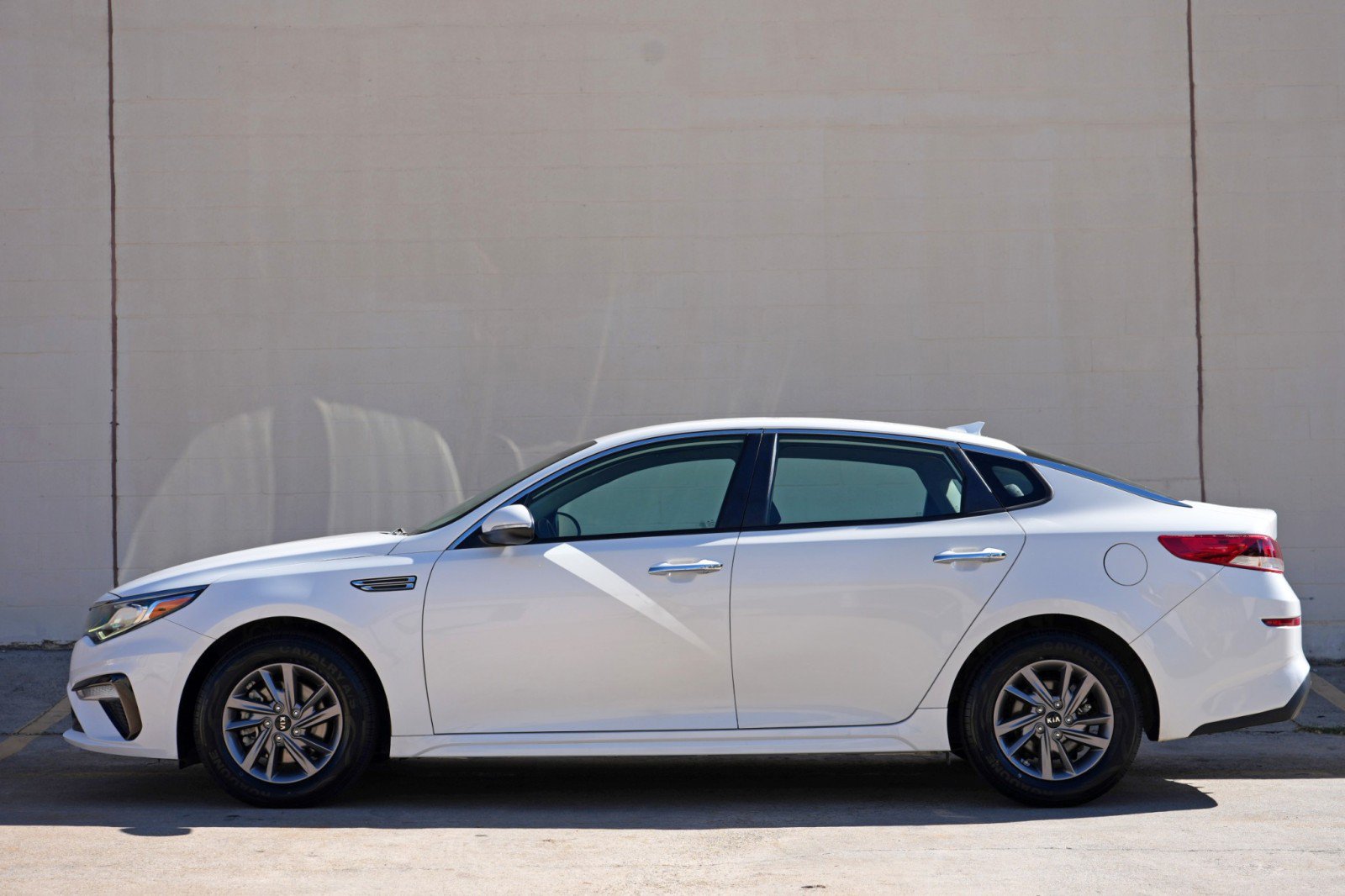 Used 2020 Kia Optima LX FWD image 8