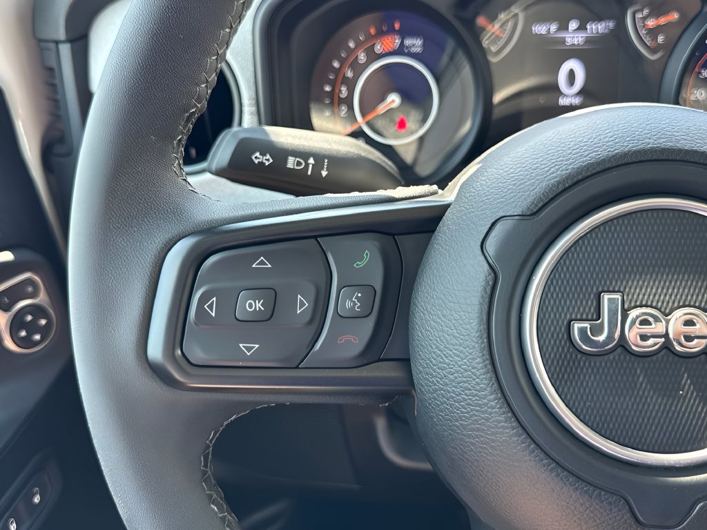 Used 2025 Jeep Wrangler Sport AWD/4WD image 13