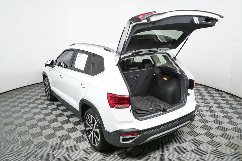 Certified 2023 Volkswagen Taos SE FWD image 26