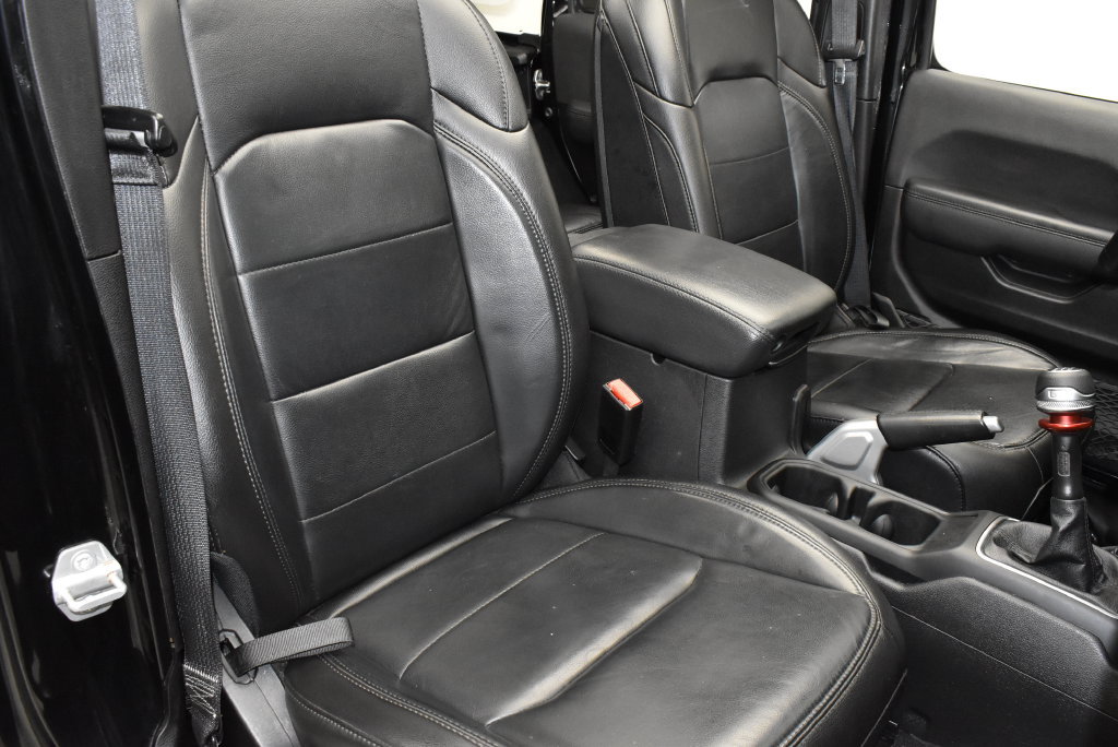 Used 2021 Jeep Wrangler Unlimited Sahara AWD/4WD image 23
