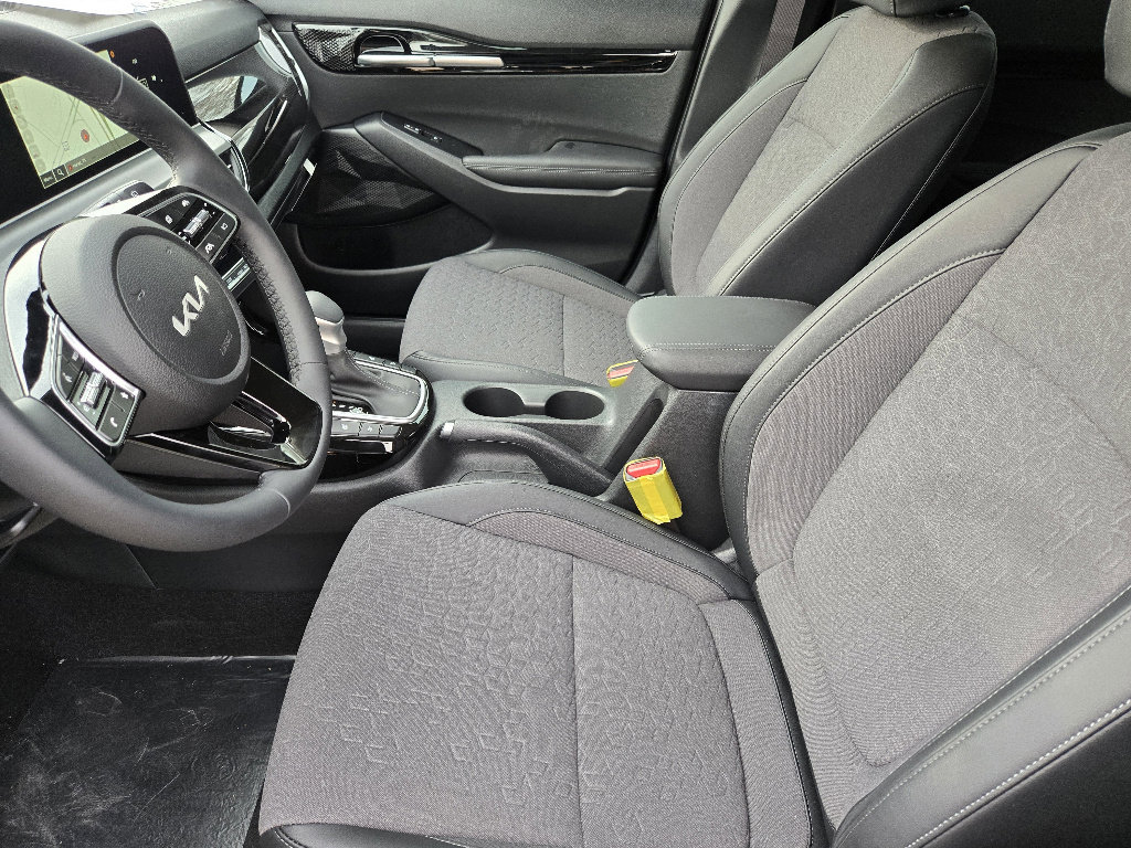 New 2026 Kia Seltos S image 9