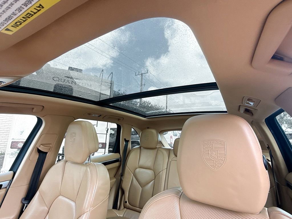 Used 2017 Porsche Cayenne AWD/4WD image 24