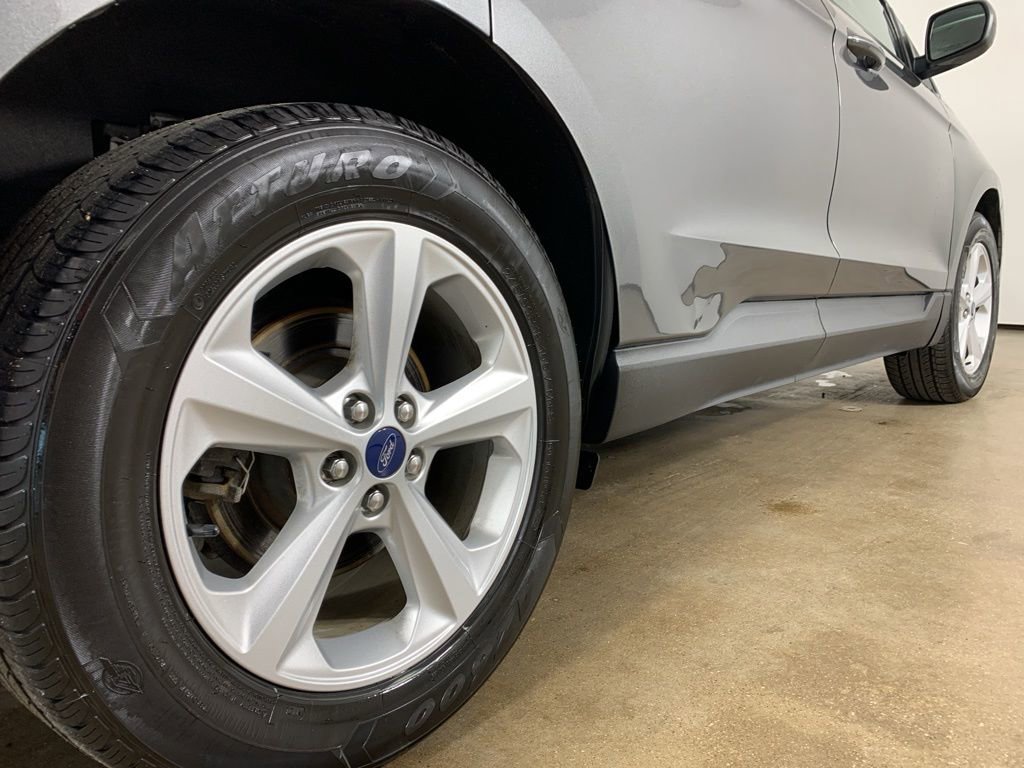Used 2020 Ford Edge SE image 9
