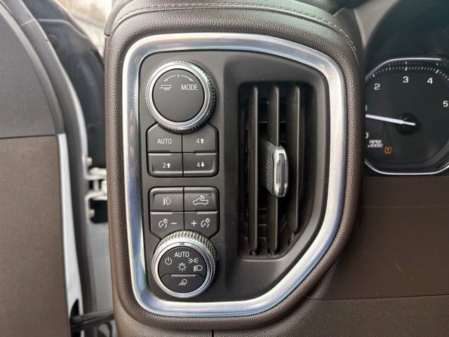 Used 2021 GMC Sierra 3500 SLT w/ SLT Preferred Package image 24