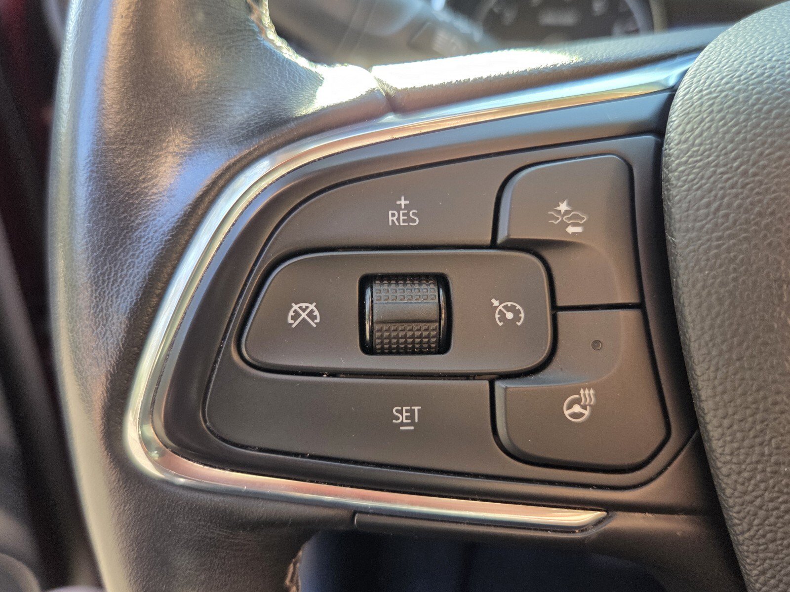Used 2023 Buick Encore GX Essence w/ Experience Buick Package FWD image 31