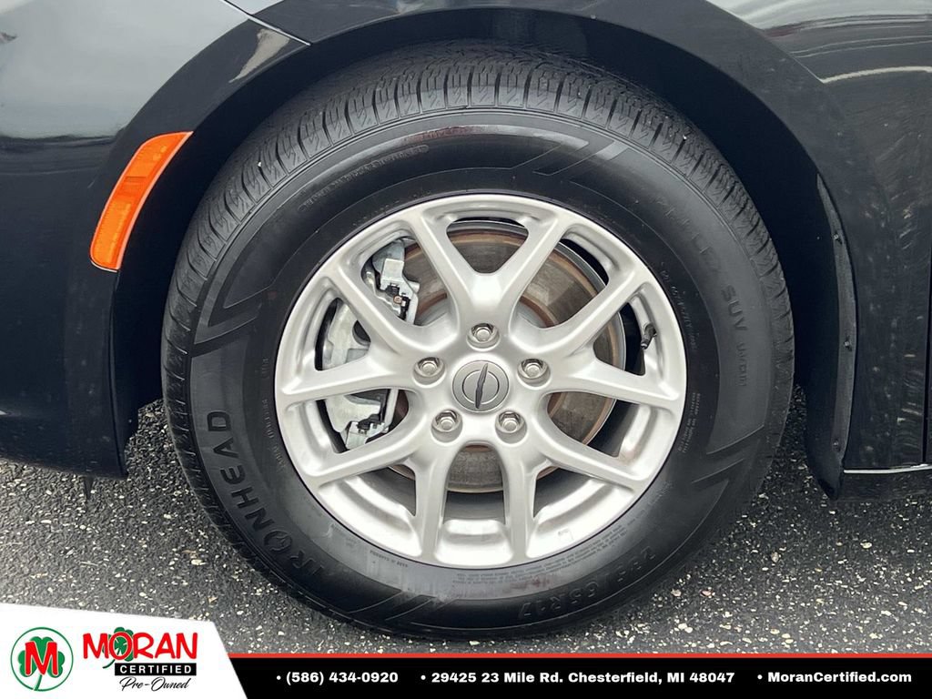 Used 2025 Chrysler Pacifica Select FWD image 9